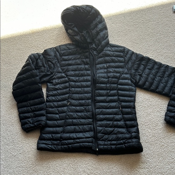Marmot, ladies  black small hooded jacket - Picture 3 of 6